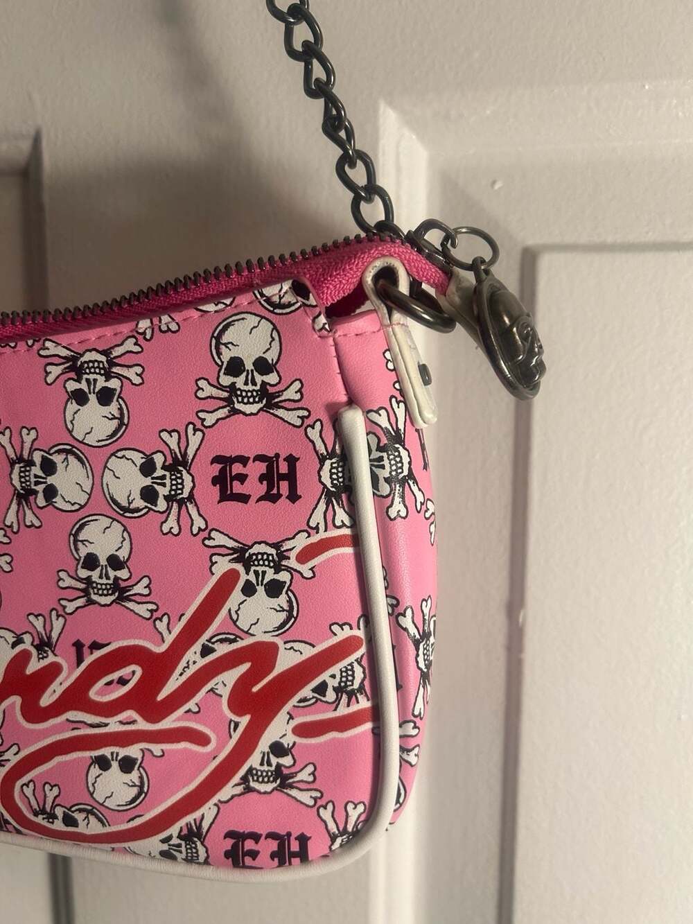 Ed Hardy Pink Skull and Bird Print Y2K Shoulder Bag with Chain Strap - Picture 2 of 5